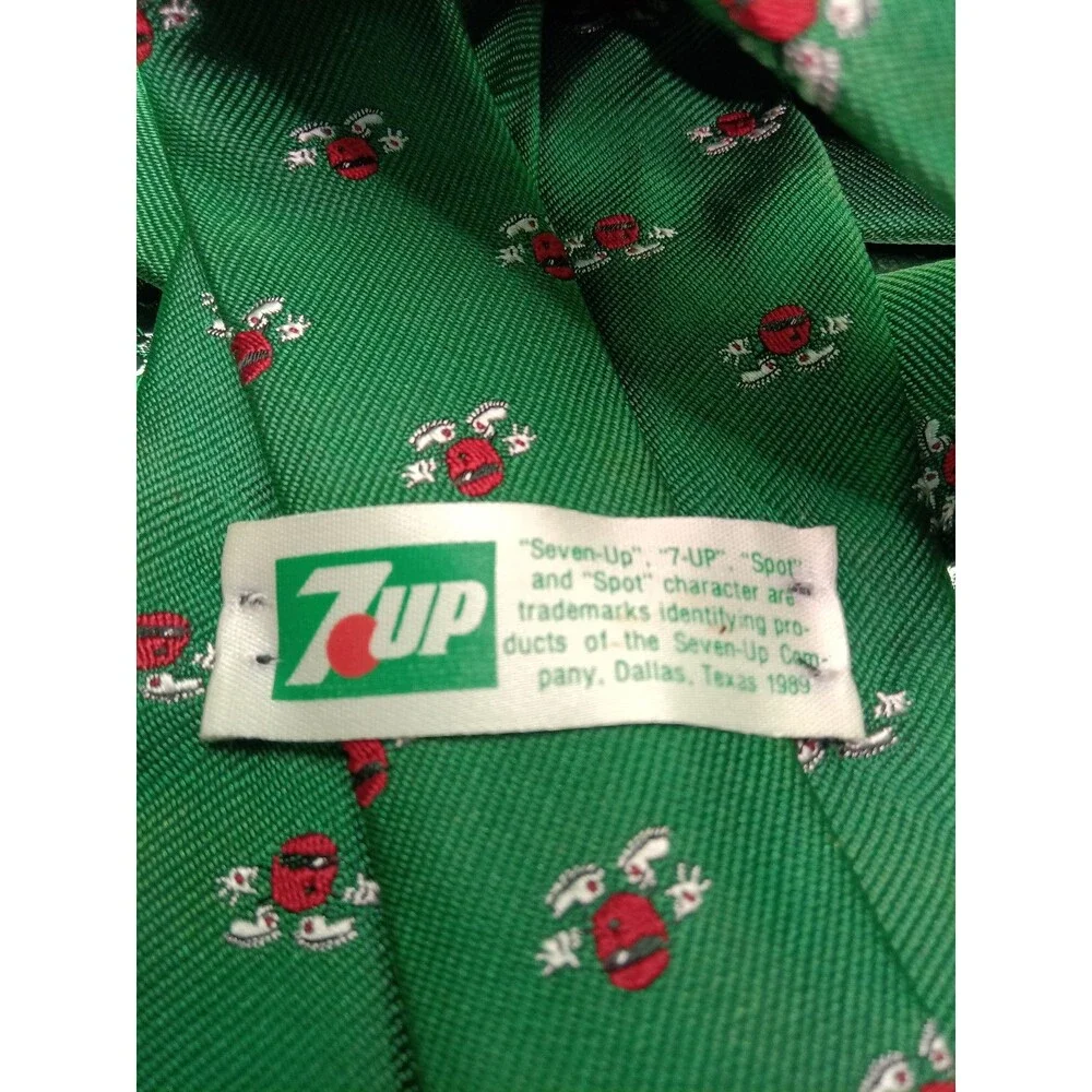 7UP the spot green tie